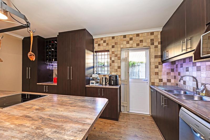 3 Bedroom Property for Sale in Sonstraal Heights Western Cape